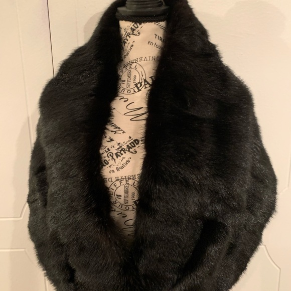 Bvlgari Rare Vintage BlackMinkStole - Picture 1 of 8